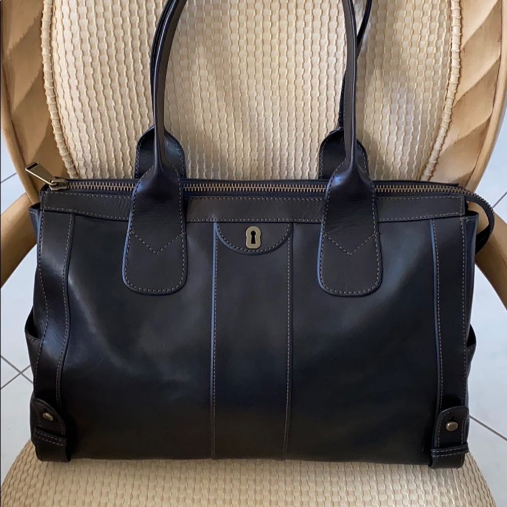 NWT! Black leather Fossil VRI Top Zip Handbag